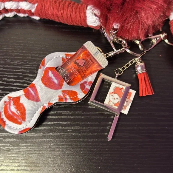 Keychain/Accessory Gift Set - Picture 4 of 6